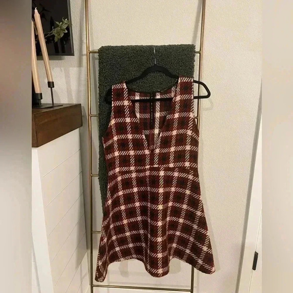 Zara Beautiful Dress - Picture 1 of 8